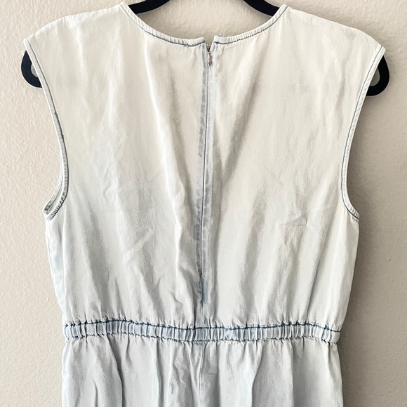 🩵 Blue Wash Jumper ✨ - Picture 3 of 5